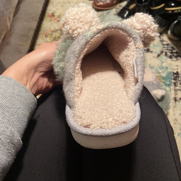 Slippers - Picture 4 of 4